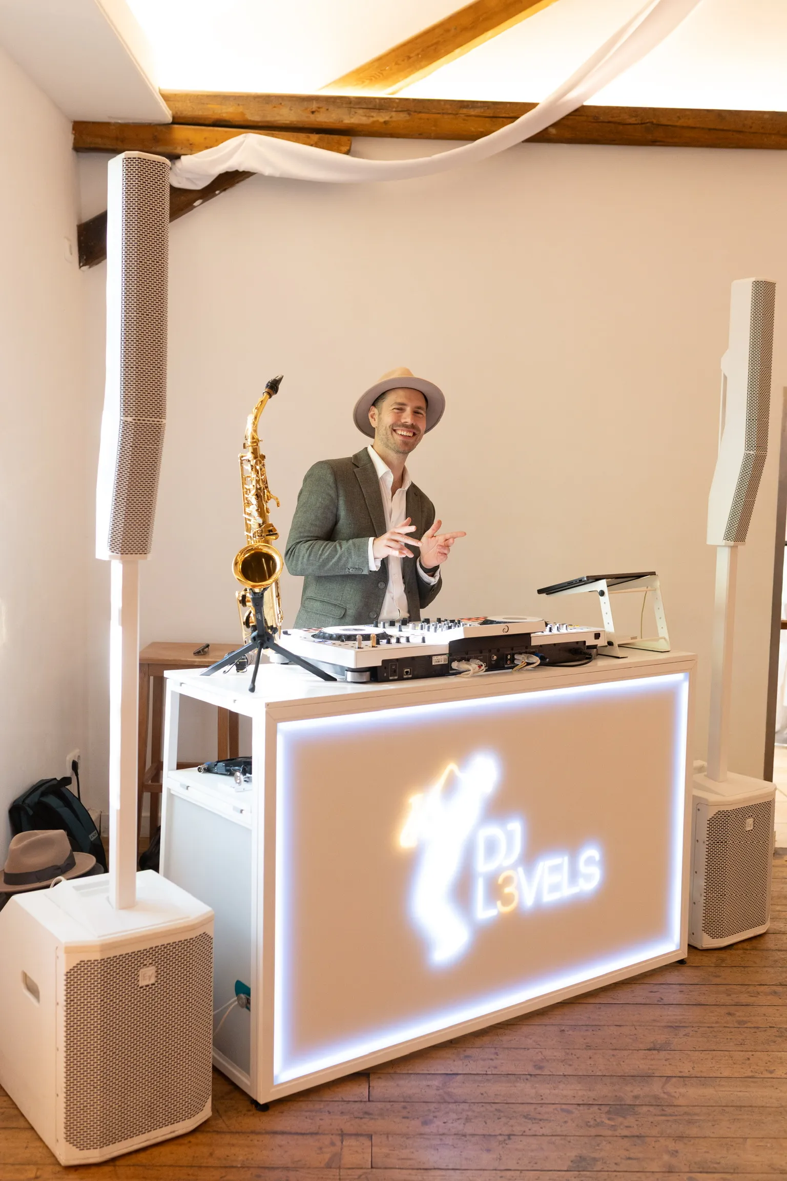 DJ und Saxophon für die Hochzeit – Die perfekte Kombination für eine unvergessliche Feier, Abbildung 2