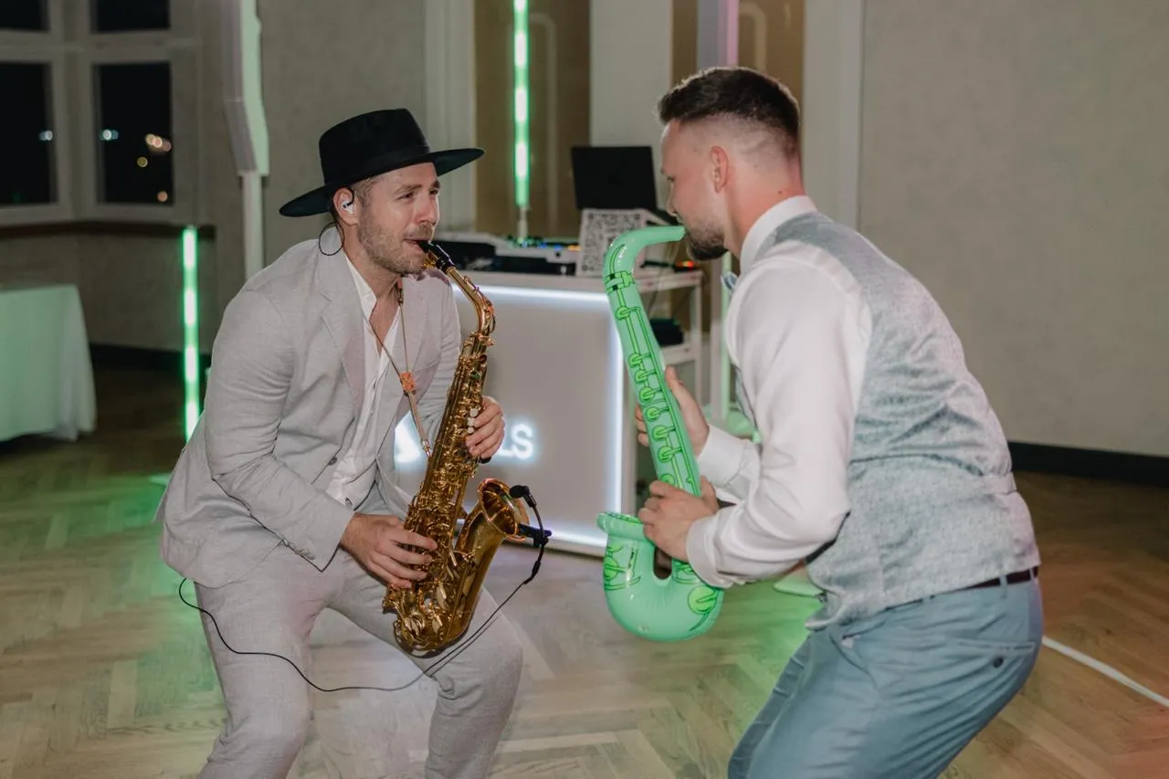 Day-Party DJ mit Saxophon — Live-Vibes, Abbildung 2